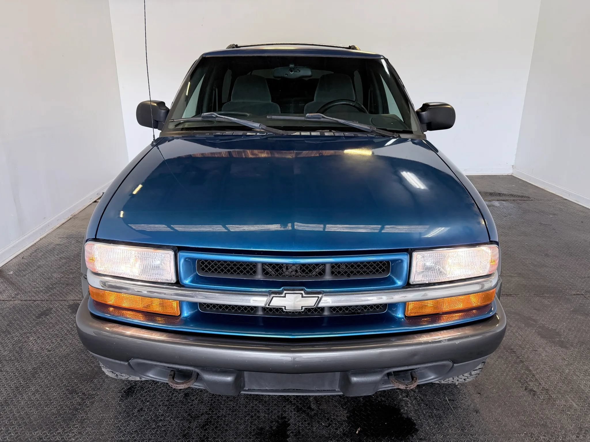 Used 2001 Chevrolet Blazer LS w/ Preferred Equipment Group AWD/4WD image 3