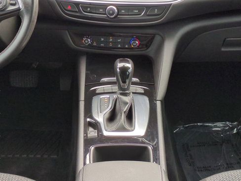 Used 2018 Buick Regal Preferred w/ Sights and Sounds Package image 20