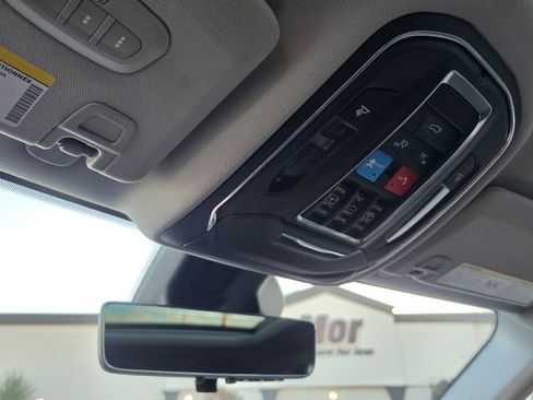 Used 2021 Jeep Grand Cherokee L Limited w/ Luxury Tech Group II image 32