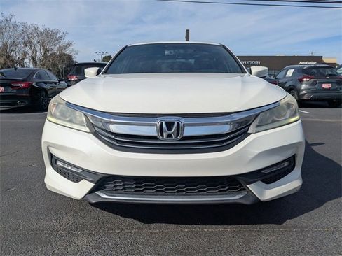 Used 2017 Honda Accord Sport image 10