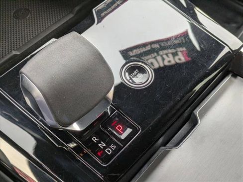 Certified 2025 Land Rover Range Rover Sport SE image 12