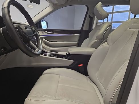 Used 2021 Jeep Grand Cherokee L Overland w/ Luxury Tech Group IV image 9