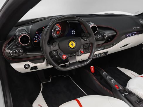Used 2022 Ferrari F8 Tributo RWD image 59