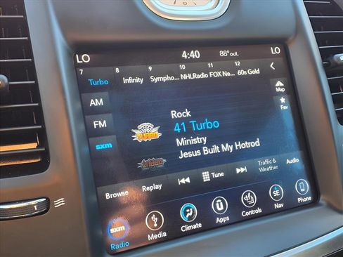 Used 2019 Chrysler 300 Touring L w/ Quick Order Package 22F image 20