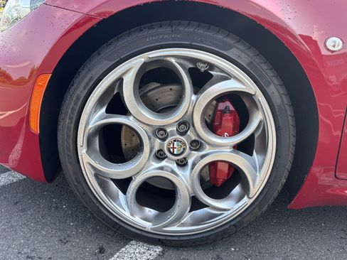 Used 2016 Alfa Romeo 4C Coupe w/ Coupe Track Package 1 RWD image 18