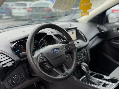 Used 2019 Ford Escape SE FWD image 12