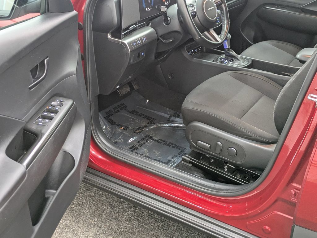Used 2024 Hyundai Kona SEL AWD/4WD image 29