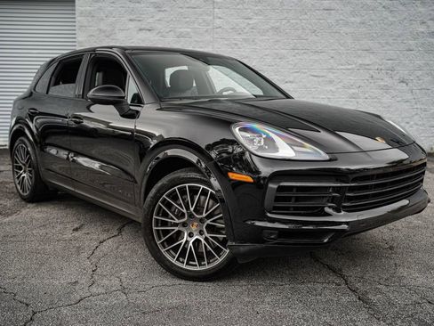Used 2023 Porsche Cayenne AWD/4WD image 8