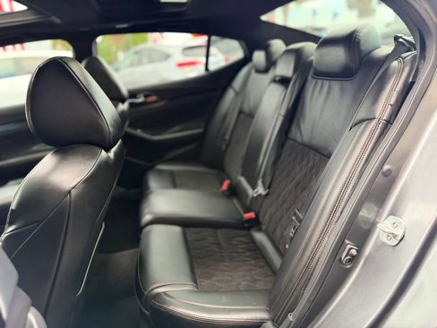 Used 2023 Nissan Maxima SR w/ Sport Mat Group FWD image 15