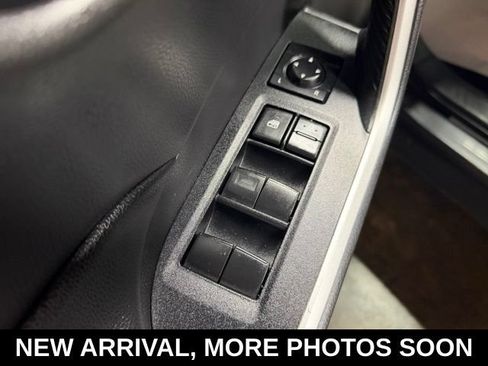 Used 2021 Toyota RAV4 LE FWD image 13