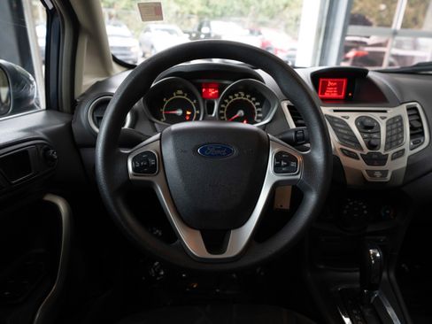Used 2012 Ford Fiesta SE image 21
