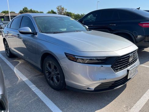 Used 2024 Honda Accord EX image 2