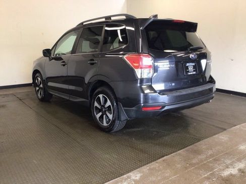 Used 2017 Subaru Forester 2.5i Limited AWD/4WD image 6
