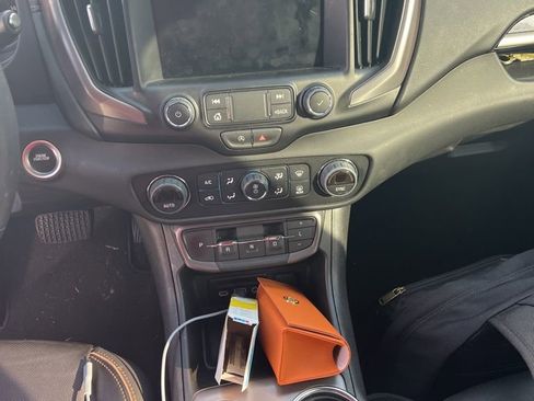 Used 2024 GMC Terrain AT4 w/ Tech Package image 7