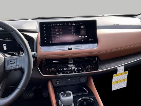 Used 2025 Nissan Rogue Platinum w/ Platinum Premium Package FWD image 13
