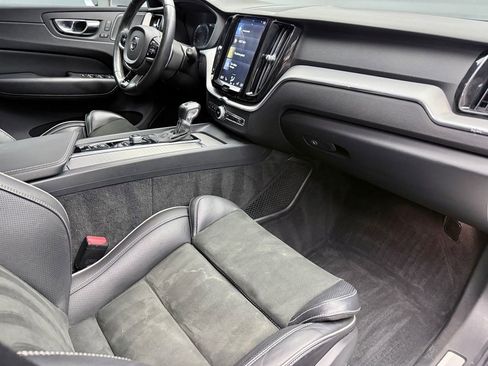 Used 2019 Volvo XC60 T6 R-Design w/ Protection Package Premier image 11