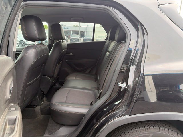 Used 2020 Chevrolet Trax LT w/ LT Convenience Package FWD image 12