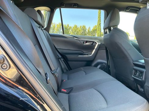 Used 2024 Toyota RAV4 SE w/ Convenience Package AWD/4WD image 20