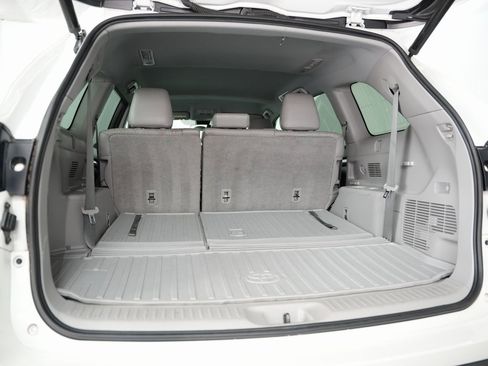 Used 2018 Toyota Highlander Plus image 35