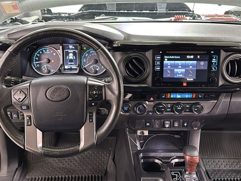 Used 2018 Toyota Tacoma TRD Off-Road image 9