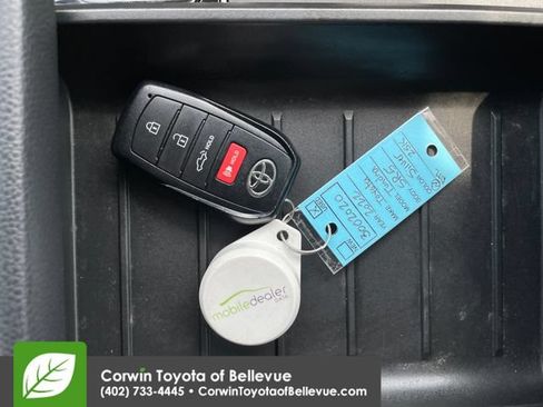 Used 2022 Toyota Tundra SR5 w/ SR5 Convenience Package AWD/4WD image 16
