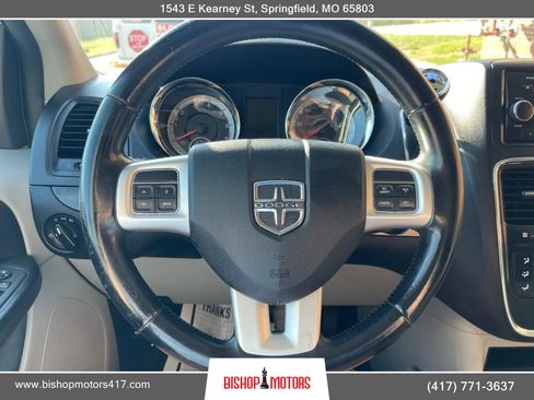 Used 2016 Dodge Grand Caravan SXT w/ Rear Park Assist Package FWD image 23