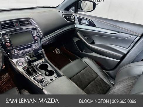 Used 2021 Nissan Maxima SR w/ Sport Mat Group FWD image 24