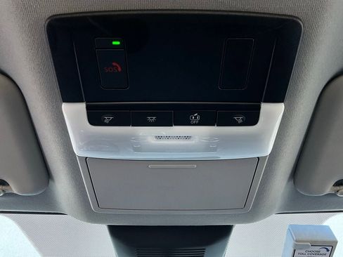 Used 2025 Nissan Sentra SV image 15