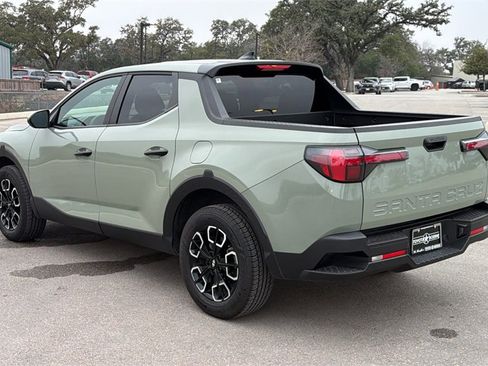 Used 2024 Hyundai Santa Cruz SE image 3