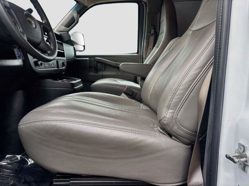 Used 2025 Chevrolet Express 3500 Extended w/ Driver Convenience Package RWD image 32