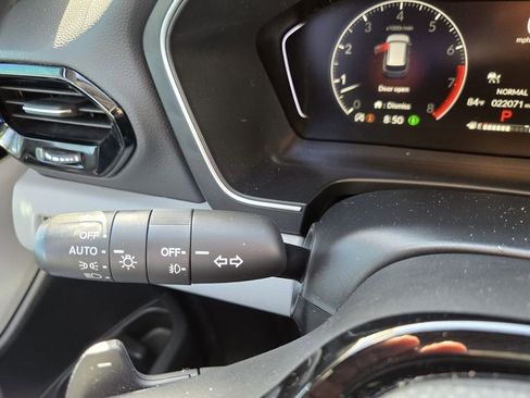 Used 2025 Honda Pilot Touring image 27
