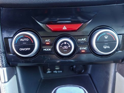 Certified 2021 Subaru Forester Limited image 18