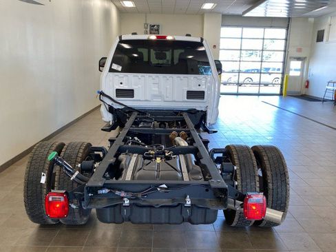 New 2025 Ford F550 4x4 SuperCab Super Duty image 13