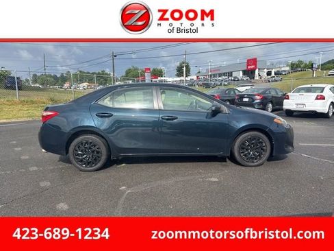 Used 2018 Toyota Corolla LE w/ Carpet Mat Package (TMS) FWD image 1