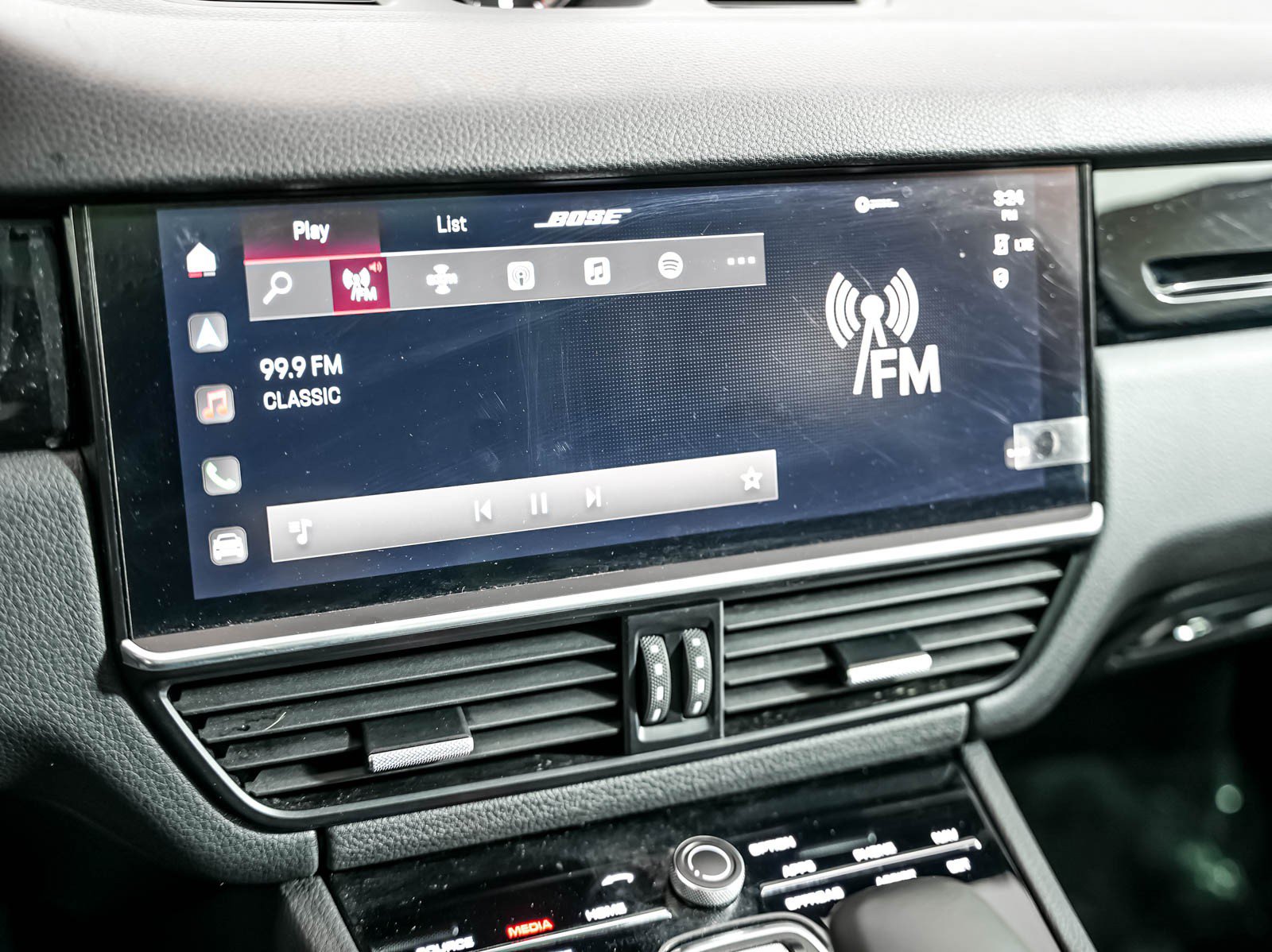 Certified 2022 Porsche Cayenne AWD/4WD image 22
