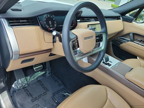 Certified 2025 Land Rover Range Rover SE AWD/4WD image 25