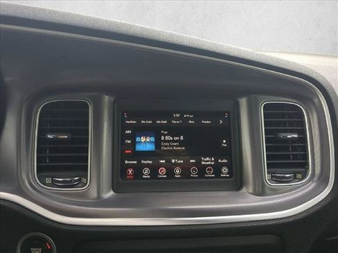 Used 2020 Dodge Charger SXT RWD image 13