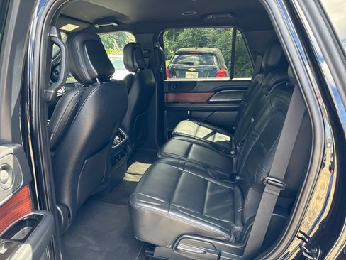 Used 2024 Lincoln Navigator Premiere image 25