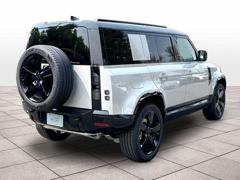 New 2026 Land Rover Defender 110 X-Dynamic SE AWD/4WD image 4