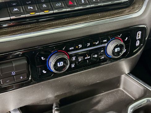 Used 2022 Chevrolet Silverado 1500 LT Trail Boss w/ Convenience Package II image 17