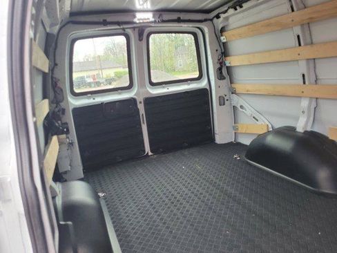 Used 2024 GMC Savana 2500 w/ Driver Convenience Package RWD image 10