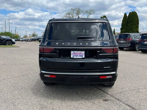 Used 2024 Jeep Wagoneer Series II AWD/4WD image 4