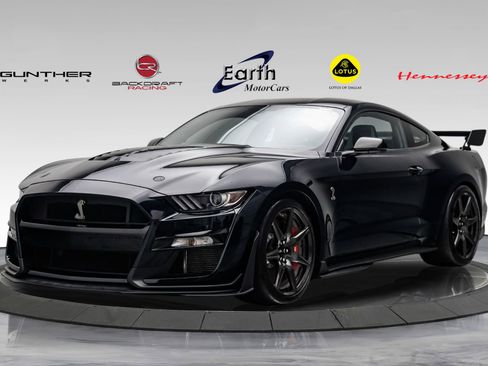 Used 2021 Ford Mustang Shelby GT500 w/ Carbon Fiber Track Pack RWD image 1