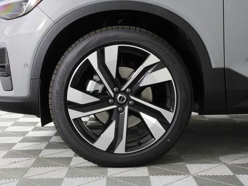 New 2026 Volvo XC40 B5 Ultra w/ Climate Package AWD/4WD image 13