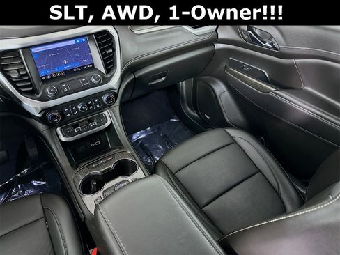 Used 2023 GMC Acadia SLT image 25