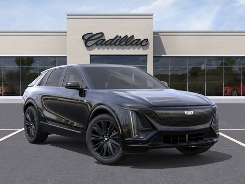 New 2026 Cadillac Lyriq Signature Sport w/ LPO, ONYX Package AWD/4WD image 7