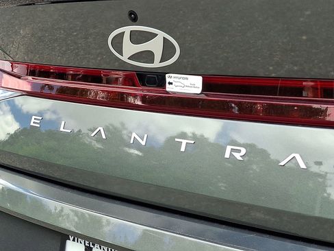 Used 2025 Hyundai Elantra Sport FWD image 29