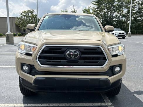 Used 2019 Toyota Tacoma SR5 RWD image 2