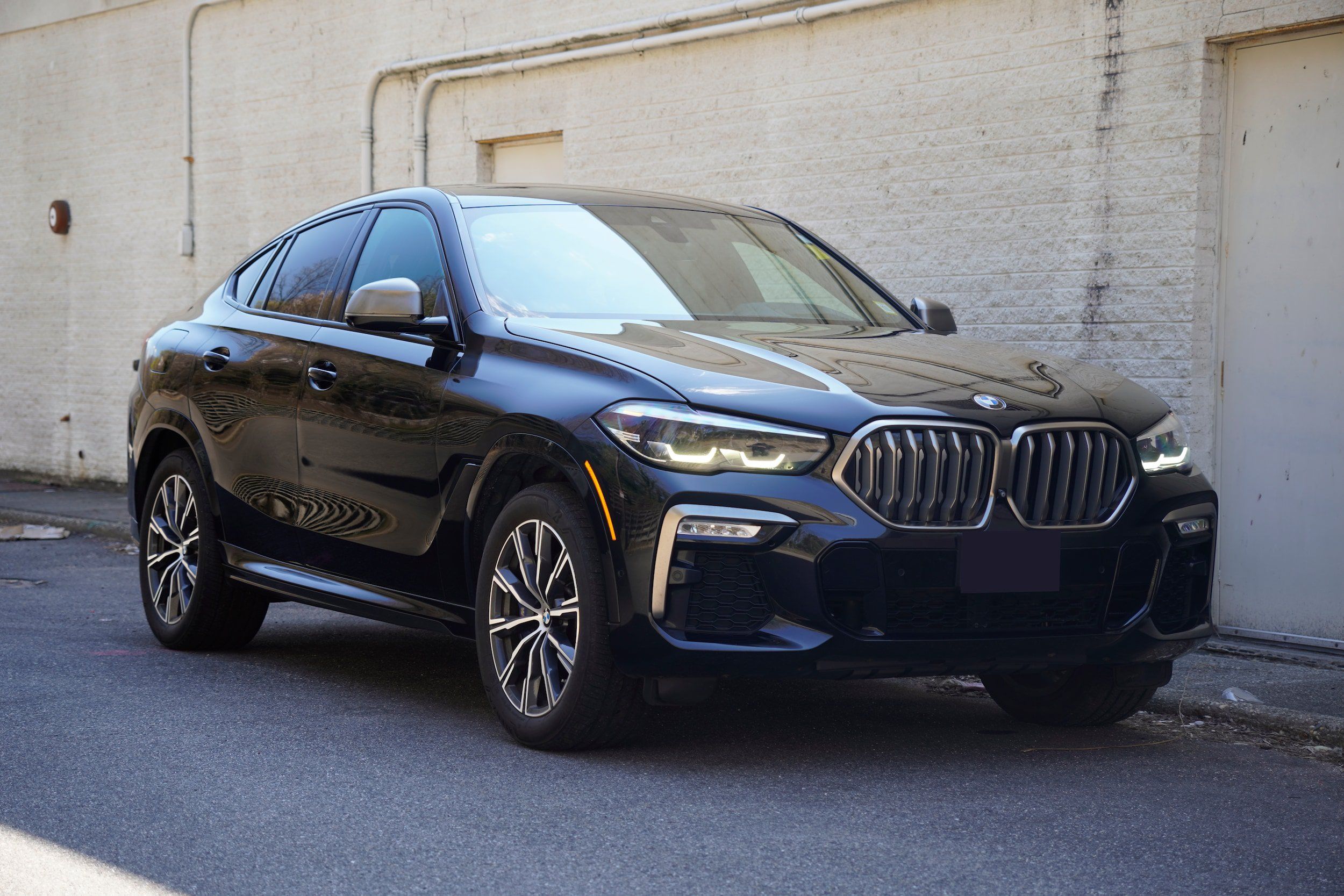 Used 2021 BMW X6 M50i w/ Premium Package AWD/4WD image 9