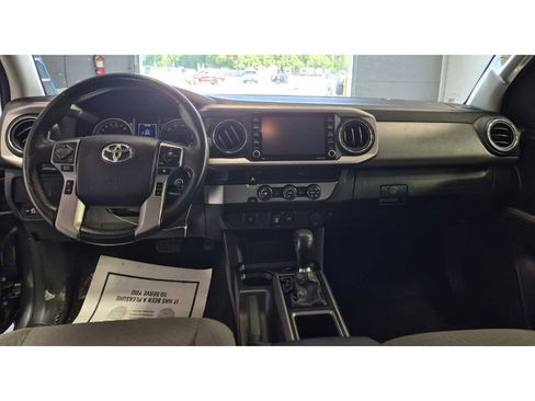 Used 2020 Toyota Tacoma SR5 RWD image 9